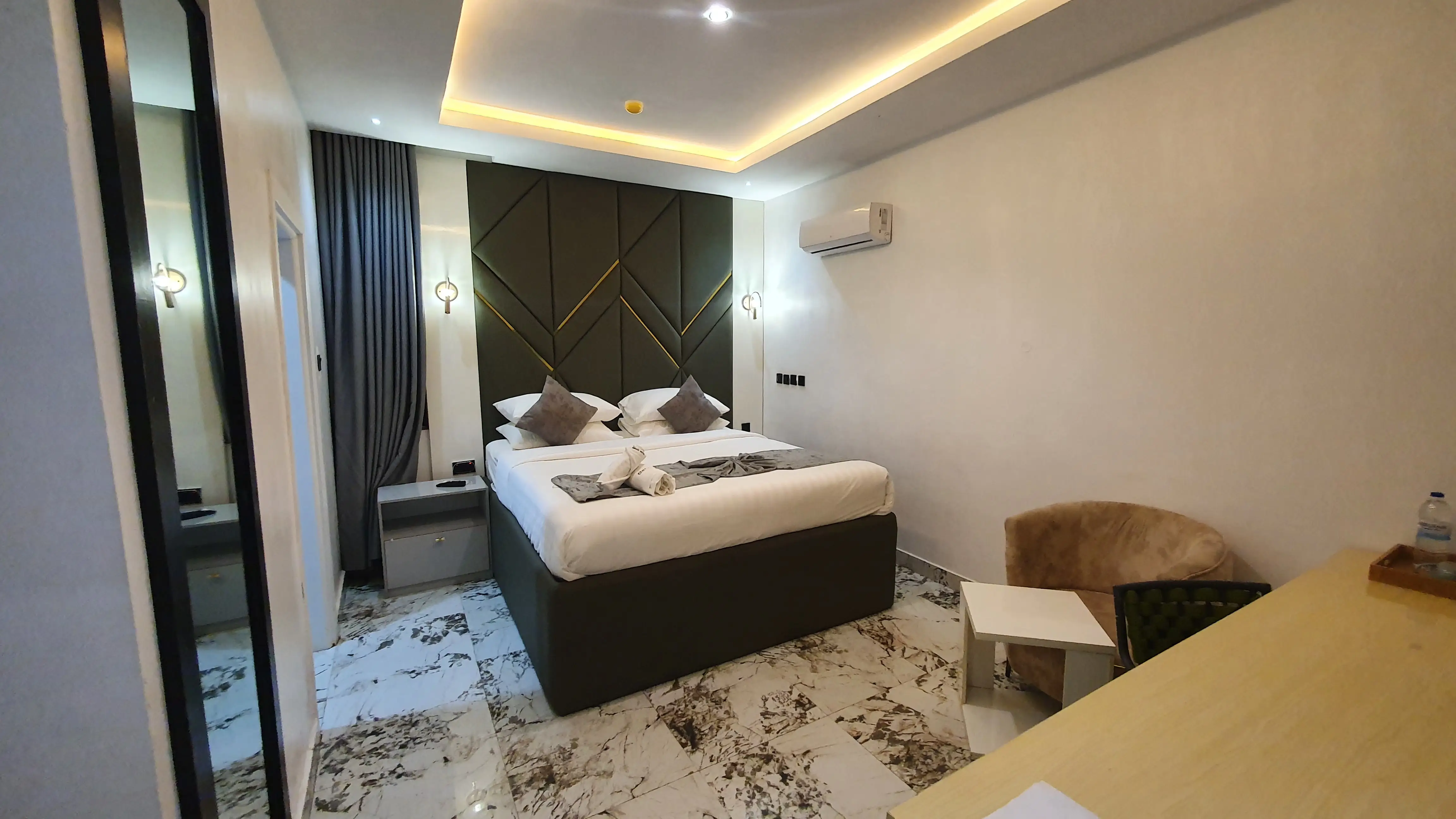 STANDARD ROOM