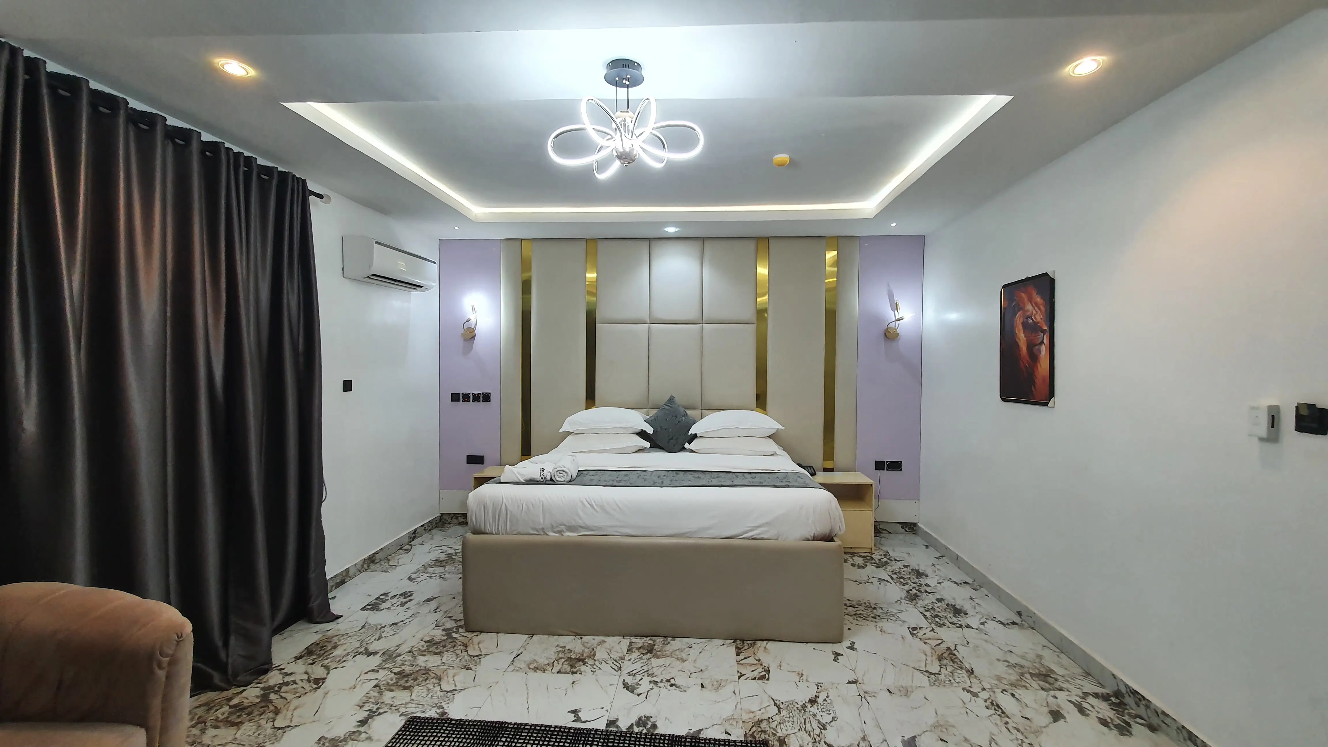 EXECUTIVE DELUXE ROOM