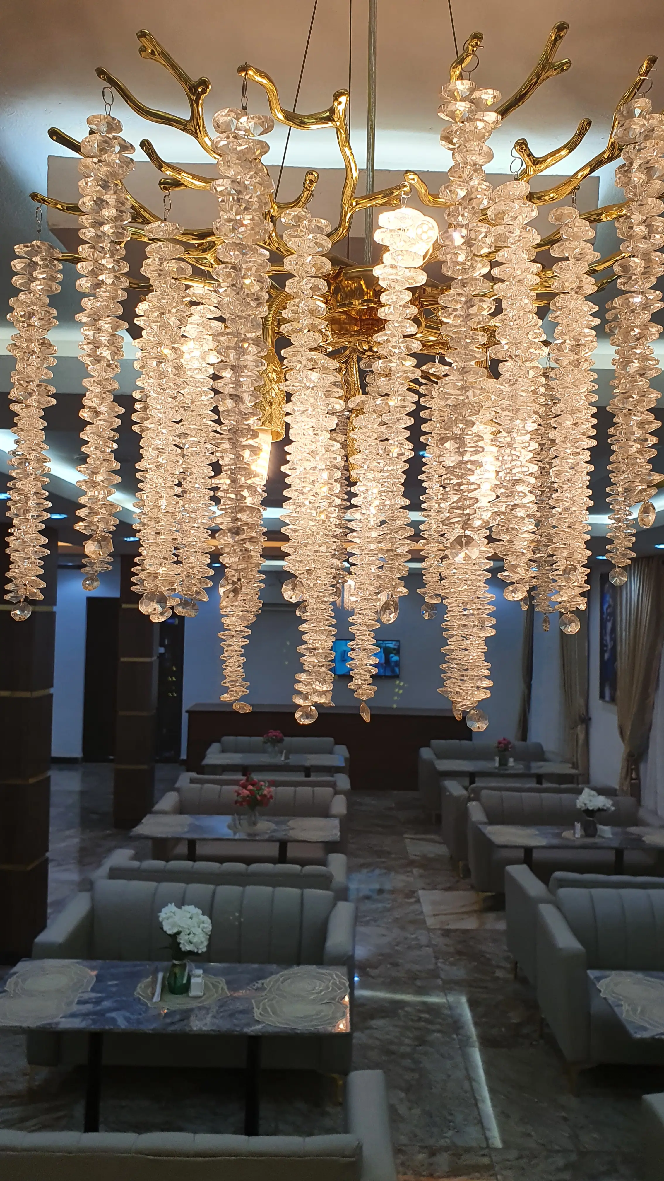 Ryan Restaurant Chandelier Demartin Mirage